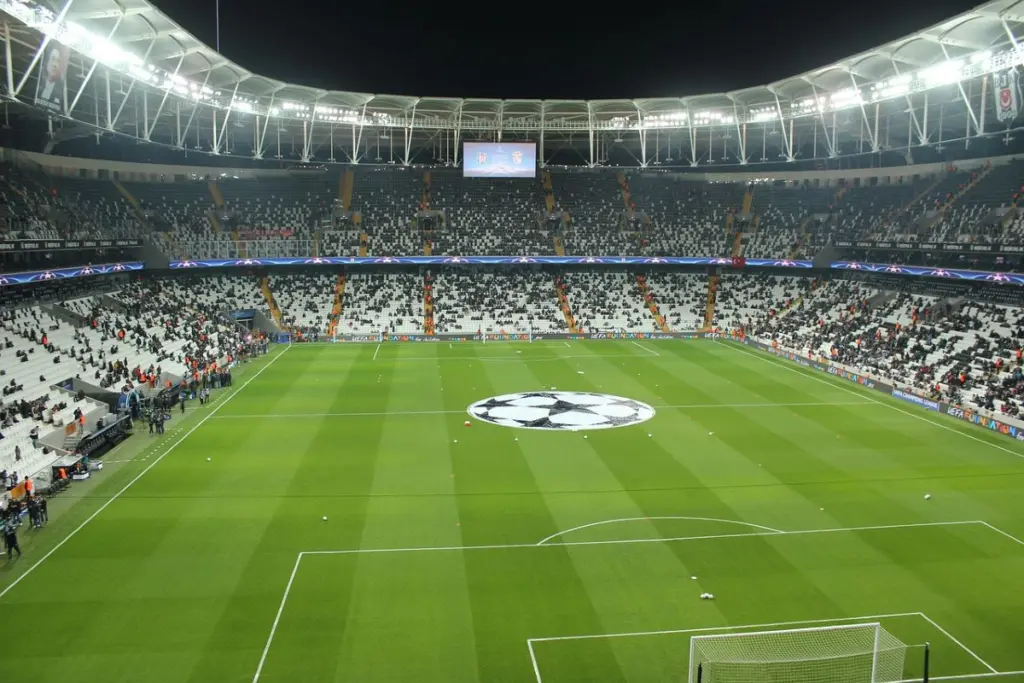 Κομβική για την Ελλάδα η παρουσία των πέντε στην Ευρώπη τη νέα χρονιά