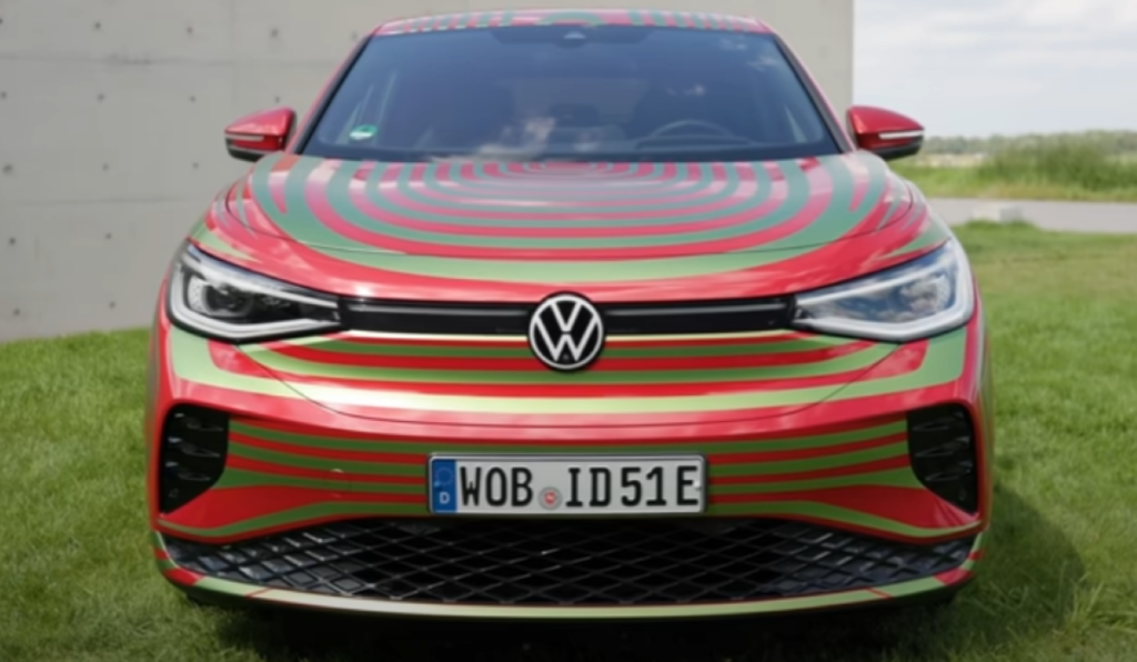 Το ID.5 GTX της Volkswagen κάνει το ντεμπούτο του ως καμουφλαρισμένο concept στο Μόναχο
