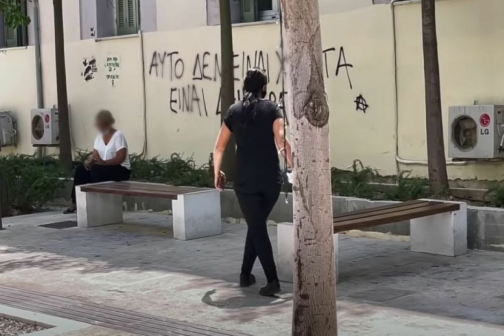 “Φυγαδεύτηκε” ο 27χρονος Ρουμάνος στο δικαστήριο – Προφυλακιστέος ο δράστης – Έξαλλες η μάνα και η γυναίκα του δολοφονημένου βοσκού