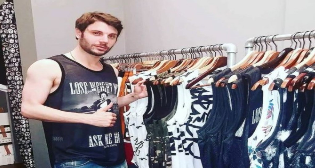 Πέθανε ο πατέρας του “Μανωλάκη” από το “Καφέ της Χαράς”