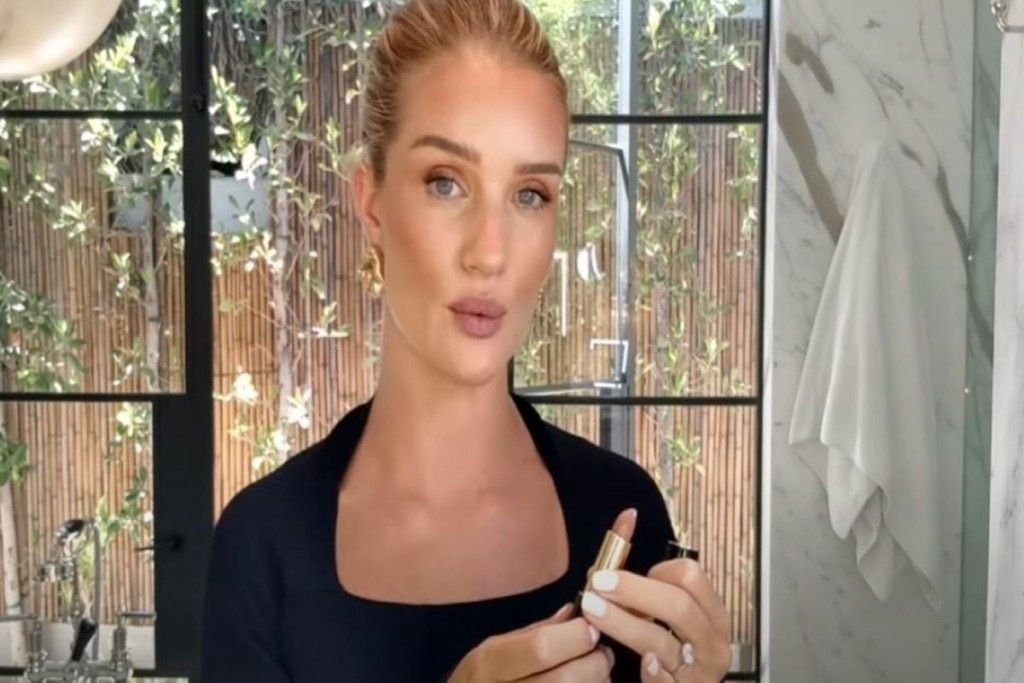Έγκυος η Rosie Huntington