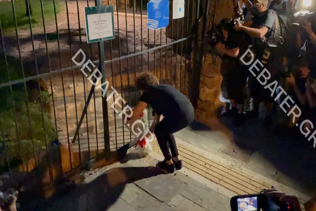 Στο μπλόκο της Κοκκινιάς η μητέρα του Παύλου Φύσσα – Συνεχίζεται η πορεία για την επέτειο της δολοφονίας (pics&vid)