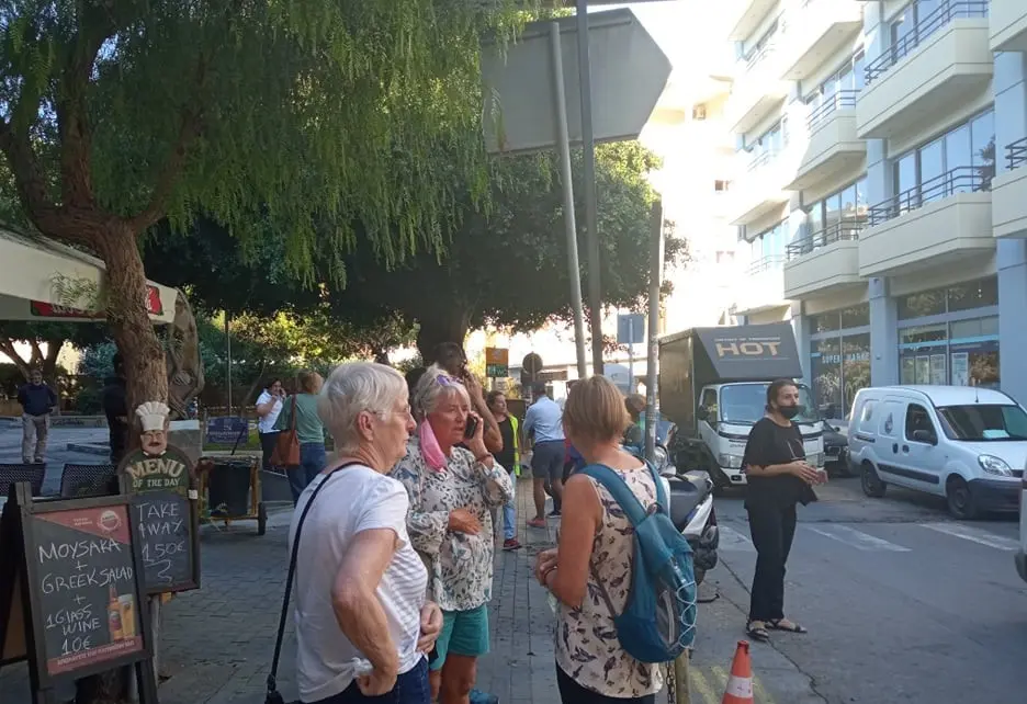 Μεγάλος σεισμός 5,8 Ρίχτερ στην Κρήτη – Zημιές και εγκλωβισμένοι – Στους δρόμους ο κόσμος (pics&vids)