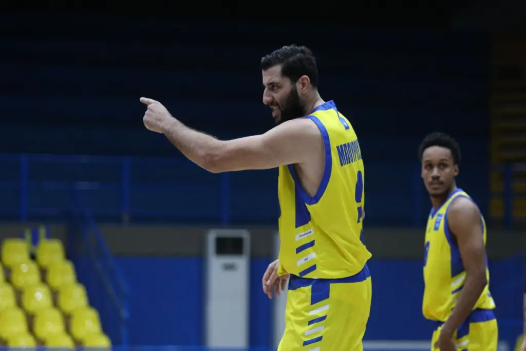 Επιστρέφει ο Μπουρούσης στα παρκέ