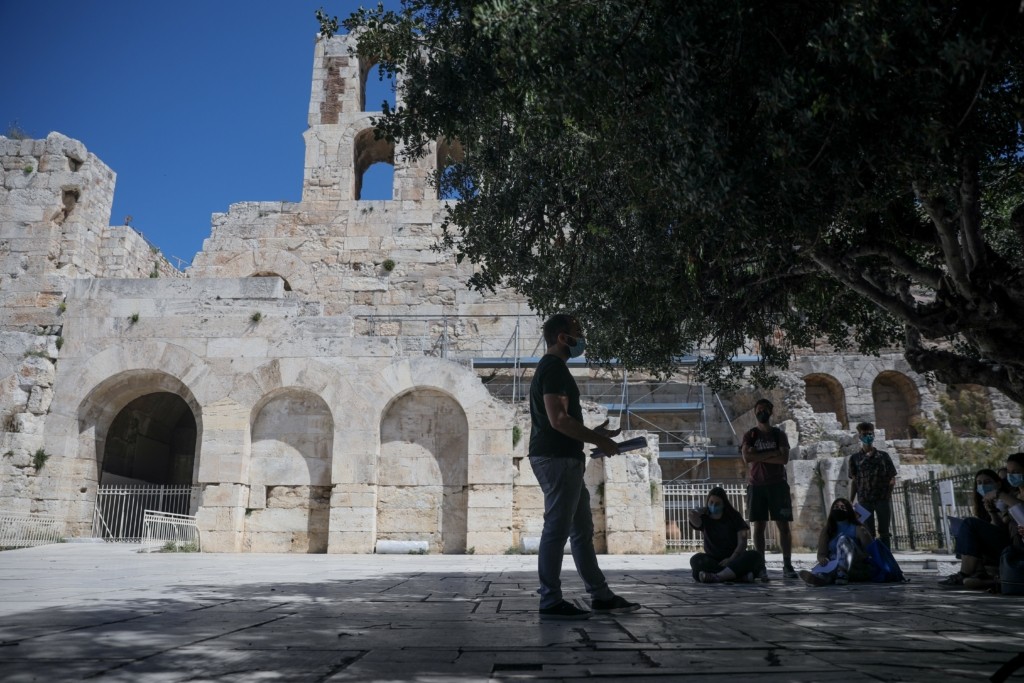 Ξανά στα έδρανα οι φοιτητές από τον Οκτώβριο – Επιστρέφει η δια ζώσης διδασκαλία