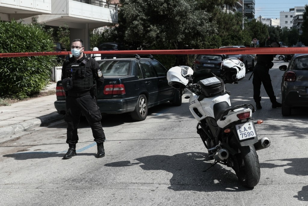 Πυροβολισμοί έξω από γνωστό μπαρ στο Περιστέρι – Δέκα προσαγωγές