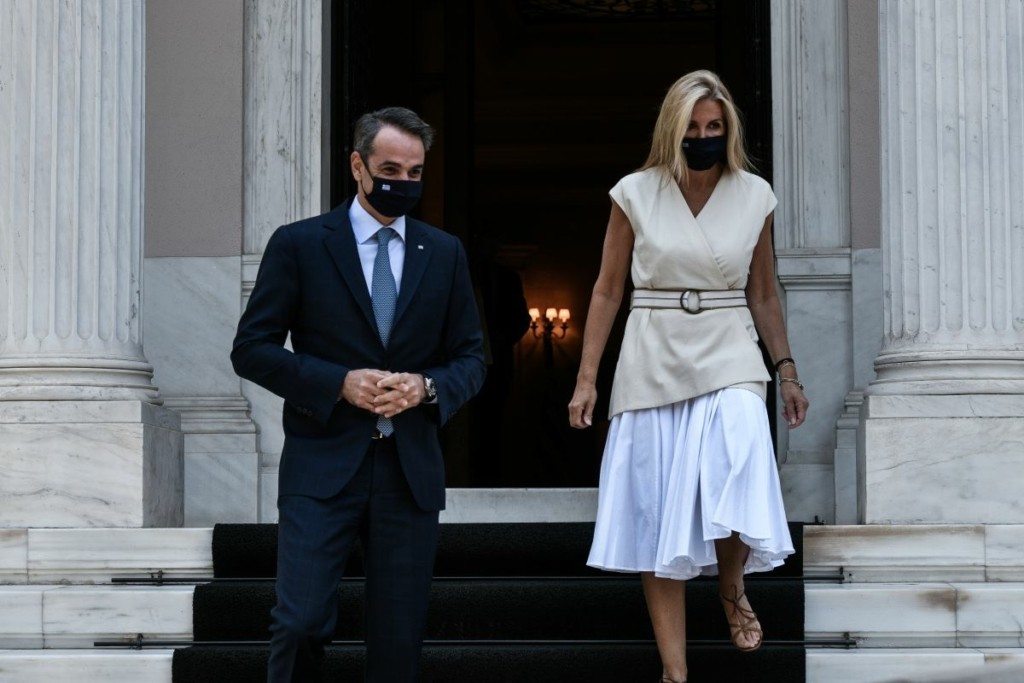 Το “ευχαριστώ” της Μαρέβας Γκραμπόφσκι στο προεδρικό ζεύγος Μακρόν