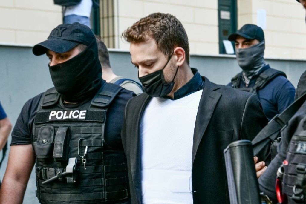 Νέα μαρτυρία “φωτιά” καίει τον Μπάμπη Αναγνωστοπουλο –  Ο περίεργος γδούπος και οι έντονοι καυγάδες