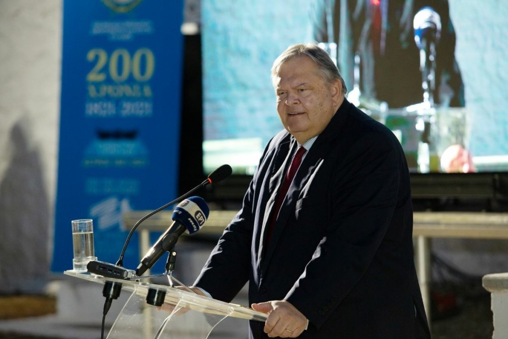 “Ναι μεν, αλλά…” από Βενιζέλο για τη συμφωνία με τις γαλλικές φρεγάτες