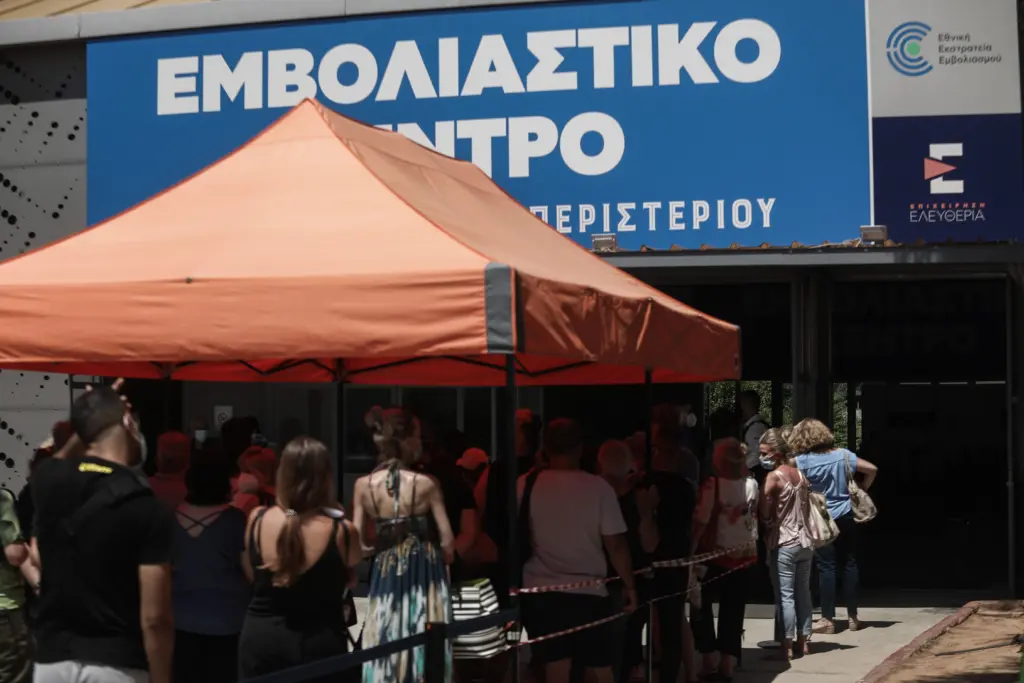 Ανοίγει η πλατφόρμα των ραντεβού για την τρίτη δόση του εμβολίου – Ποιους αφορά