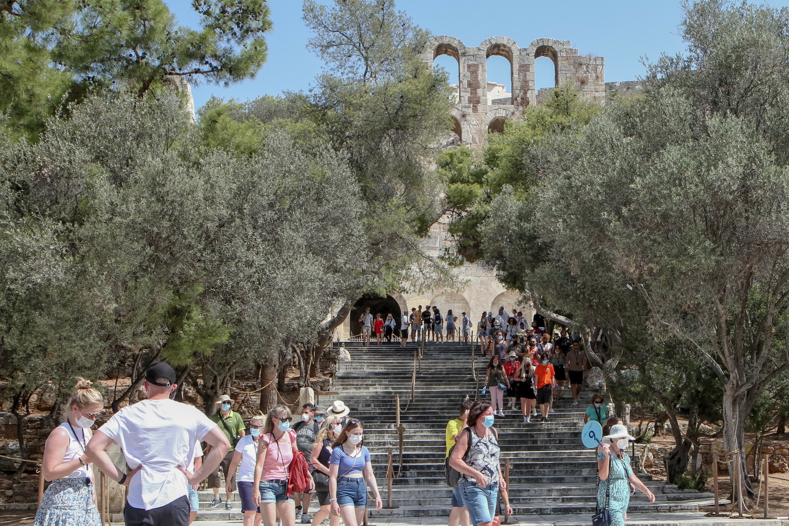 Πτώση θερμοκρασίας και τοπικές βροχές την Πέμπτη