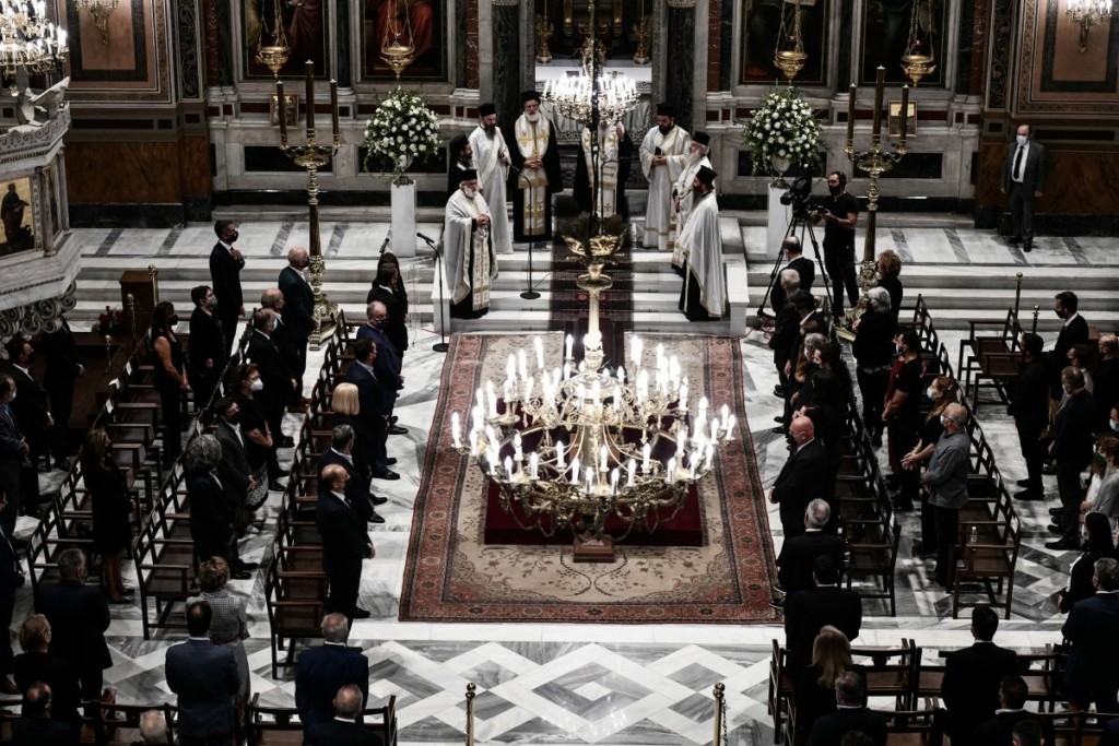 Απούσα η Μαργαρίτα Θεοδωράκη από τη Μητρόπολη – Δεν εμφανίστηκε πουθενά (pics)