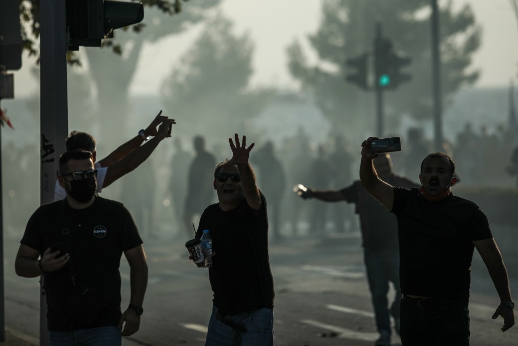 “Μπαρούτι” μυρίζει έξω από το Βελλίδειο στη Θεσσαλονίκη – Σε θέσεις μάχης οι αστυνομικοί (pics&vids)