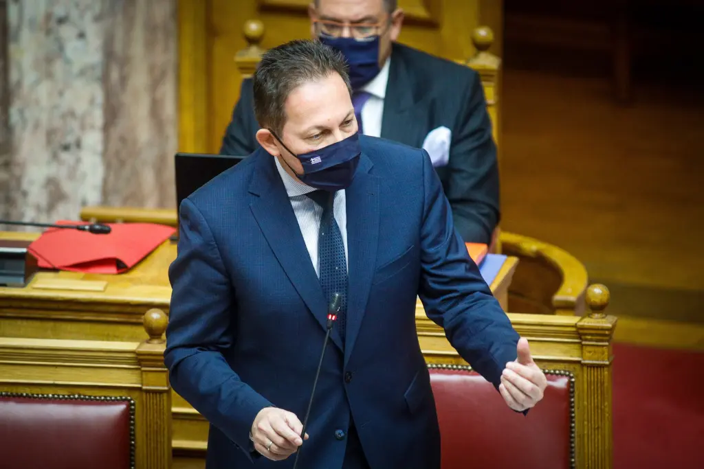 Ο Πέτσας για τον Μπογδάνο -“Ήταν λάθος του, το οποίο αναγνώρισε” (vid)