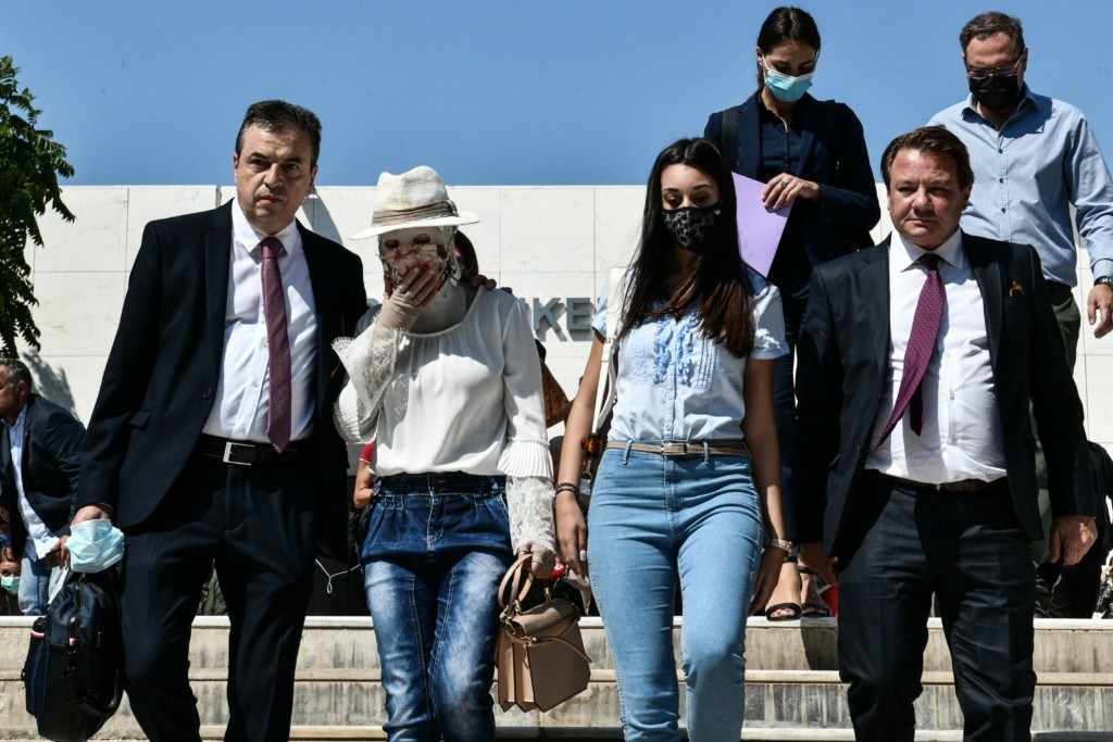 “Ασέβεια προς την Ιωάννα” να μην έρθει η κατηγορούμενη στο δικαστήριο – Τι δήλωσε ο δικηγόρος της (vid)
