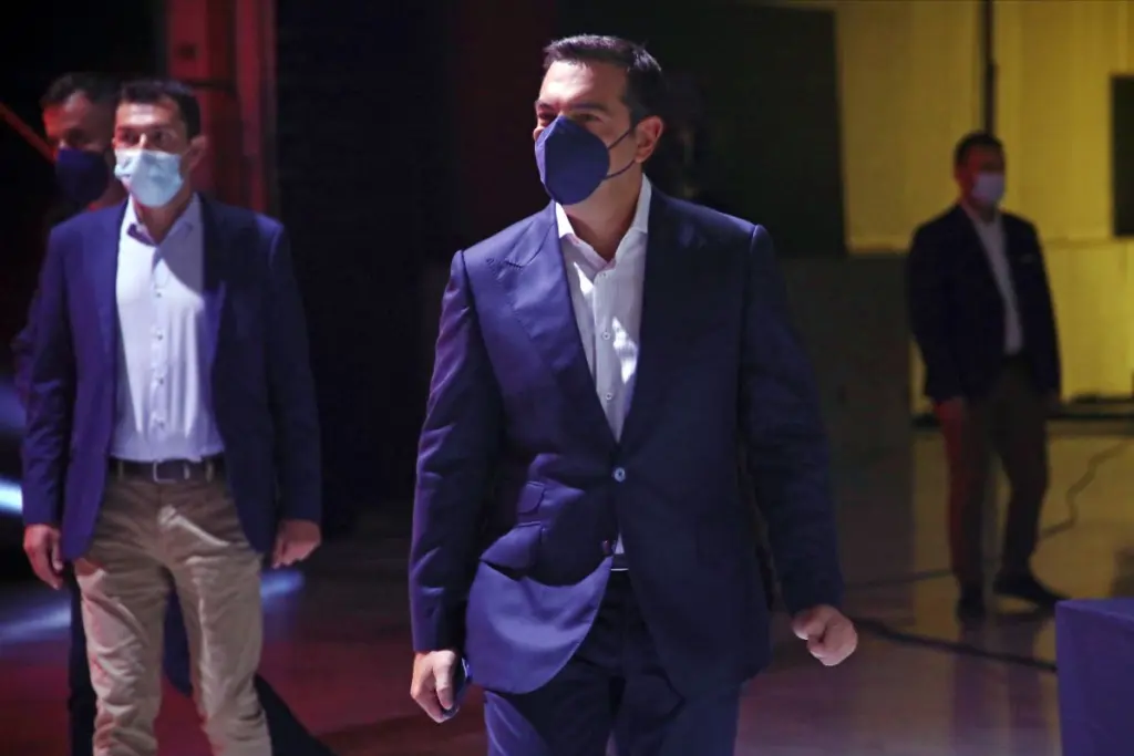 Υπουργείο Παιδείας για Τσίπρα – “Το μόνο που τον ενδιαφέρει είναι να παραπλανήσει νέους ανθρώπους “
