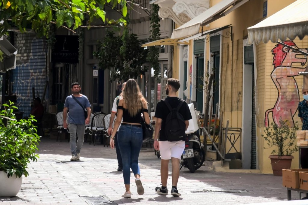 2.125 νέα κρούσματα για την Πέμπτη – Ο αριθμός των διασωληνωμένων και των θανάτων