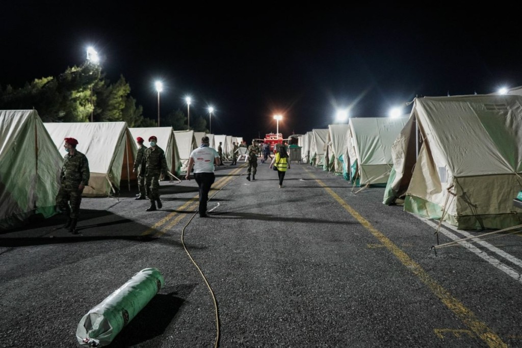 Δεύτερη νύχτα αγωνίας στο Ηράκλειο – Ο φόβος των μετασεισμών και τα μέτρα στήριξης