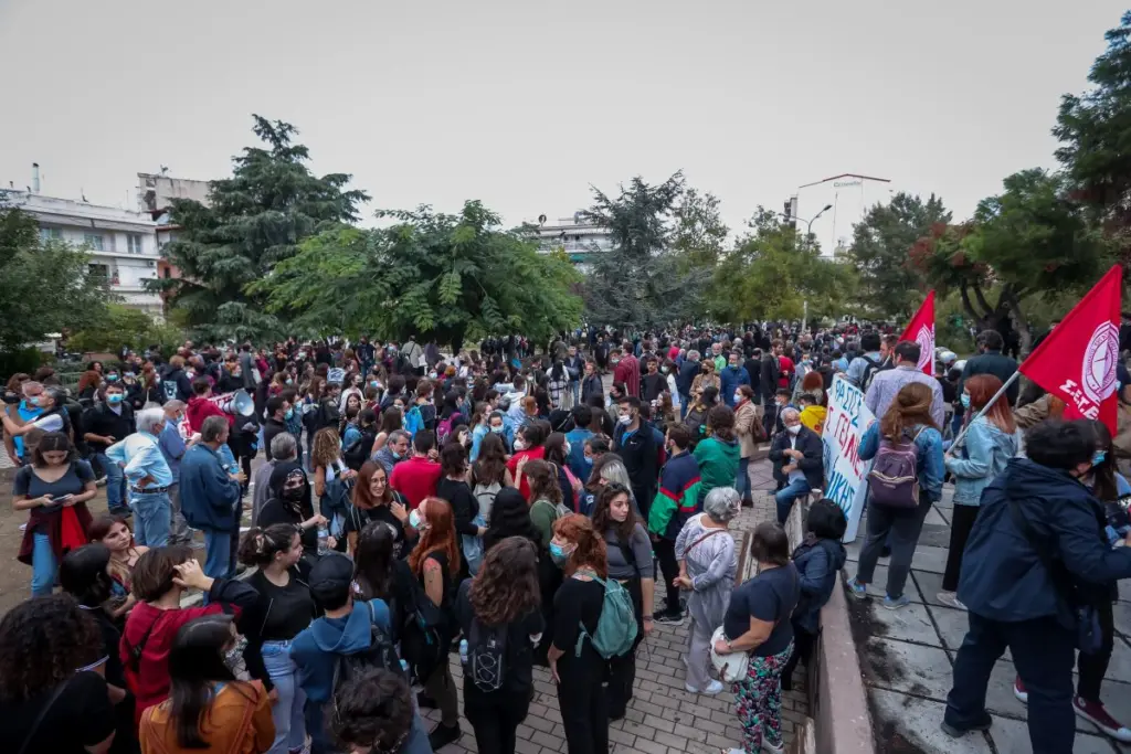 Με συνθήματα κατά της Χρυσής Αυγής η πορεία των φοιτητών στη Σταυρούπολη (pics&vid)