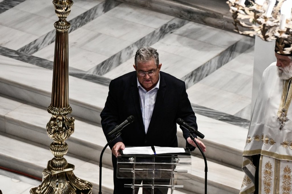 Ο συγκινητικός αποχαιρετισμός του Δημήτρη Κουτσούμπα – “Είσαι φως που πατεί χαρούμενο τον Άδη” (vid)