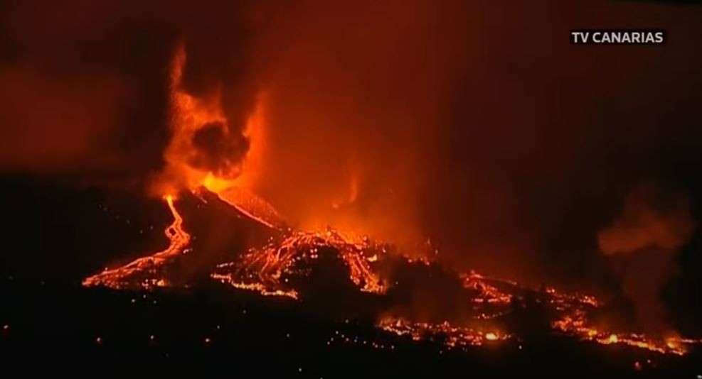 Κόλαση του Δάντη στην Ισπανία από την έκρηξη του ηφαιστείου – Χιλιάδες εγκαταλείπουν τα σπίτια τους (vids)