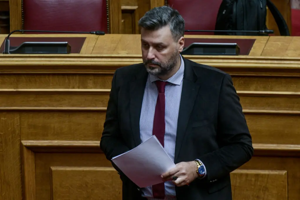 “Τα μαζεύει” ο Καλλιάνος για την υπόθεση Σεμέδο και ο Κούγιας απαντά