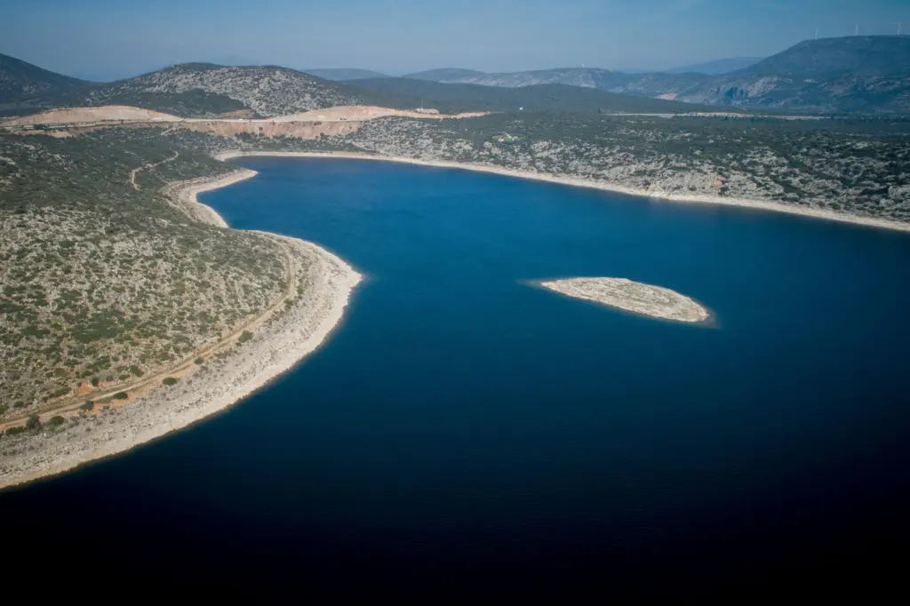 Κυνηγός πνίγηκε μέσα στη λίμνη Υλίκη – Το πιο πιθανό σενάριο της τραγικής κατάληξης (pics)