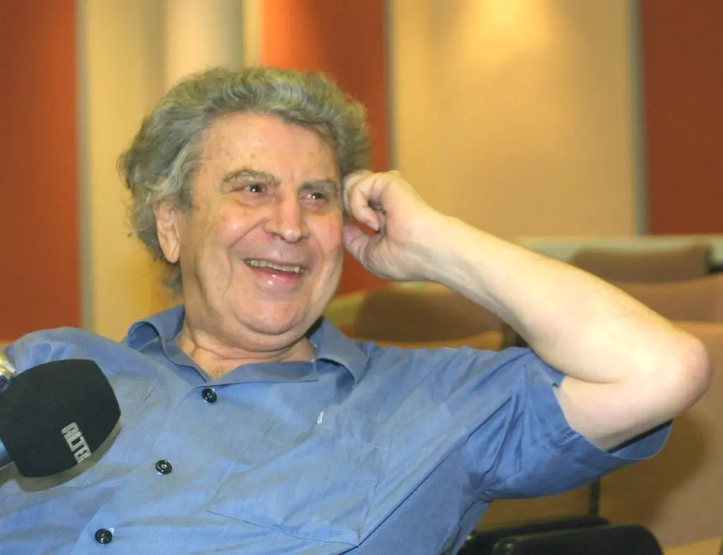 Με τον πιο μεγαλειώδη τρόπο αποχαιρέτησαν τον Μίκη Θεοδωράκη στην Κόκκινη Πλατεία (vid)