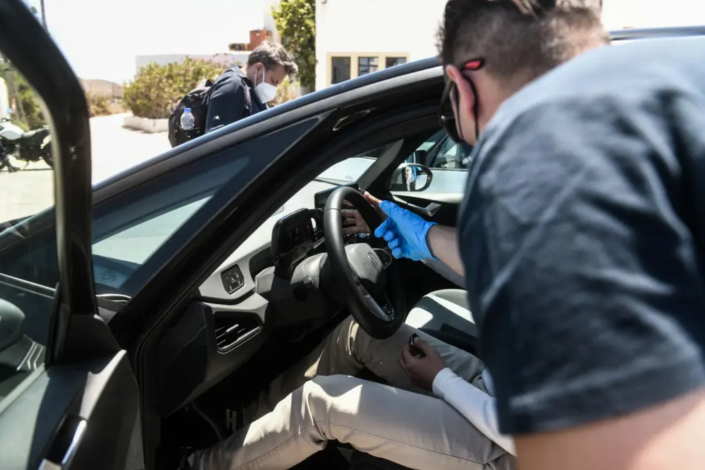 Οικονομικό πλήγμα για τους ανεμβολίαστους υποψήφιους οδηγούς – Συν 150 ευρώ για την απόκτηση διπλώματος