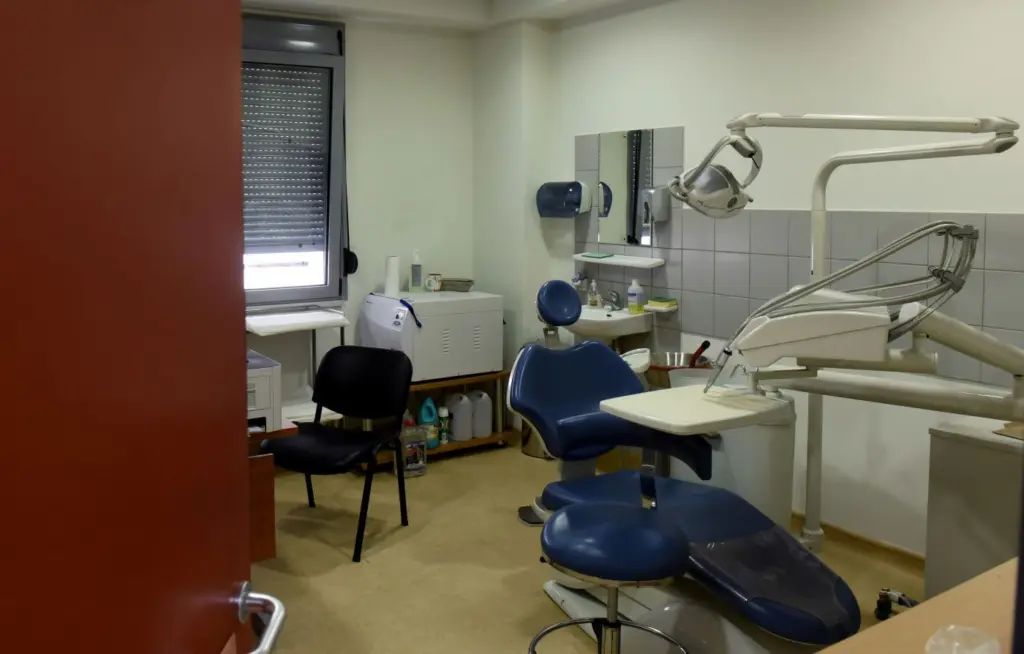 Το υπουργείο Υγείας απαντά στις αντιδράσεις των οδοντιάτρων – Διευκρινίσεις για την είσοδο των εμβολιασμένων
