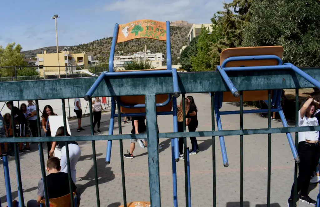 Υπό κατάληψη τρία Λύκεια στα Χανιά για τις συνθήκες στις τάξεις λόγω κορονοϊού (pics)