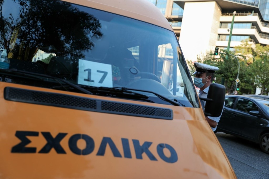 Ξεκίνησαν τα “παρατράγουδα” με τα σχολικά λεωφορεία – 65 παραβάσεις μόνο την πρώτη μέρα