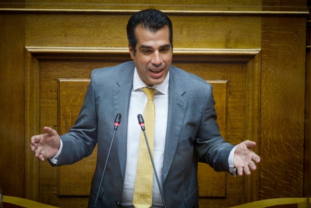 Συνεχίζονται οι έλεγχοι για πλαστά πιστοποιητικά και βεβαιώσεις νόσησης – Μεμονωμένα περιστατικά λέει ο Πλεύρης