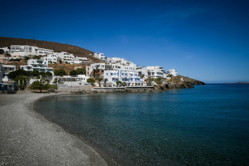 Ξεκίνησε η αναδιανομή δελτίων κοινωνικού τουρισμού από τον ΟΠΕΚΑ – Ποιοι είναι οι δικαιούχοι
