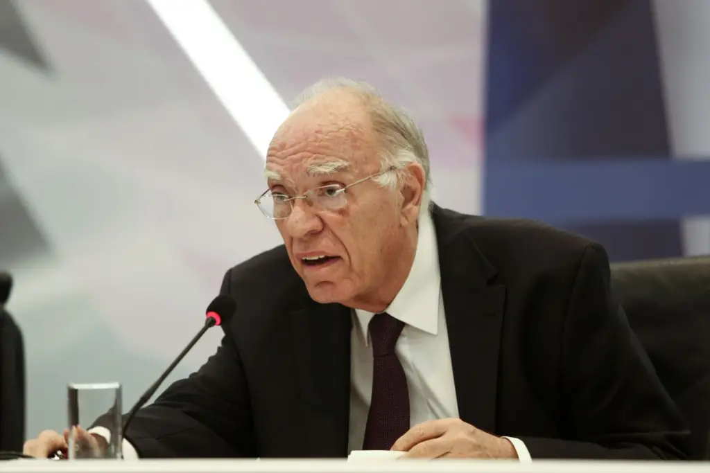 Σταθερή η κατάσταση της υγείας του Λεβέντη – Θέμα χρόνου ήταν το ραντεβού για το εμβόλιο (vids)