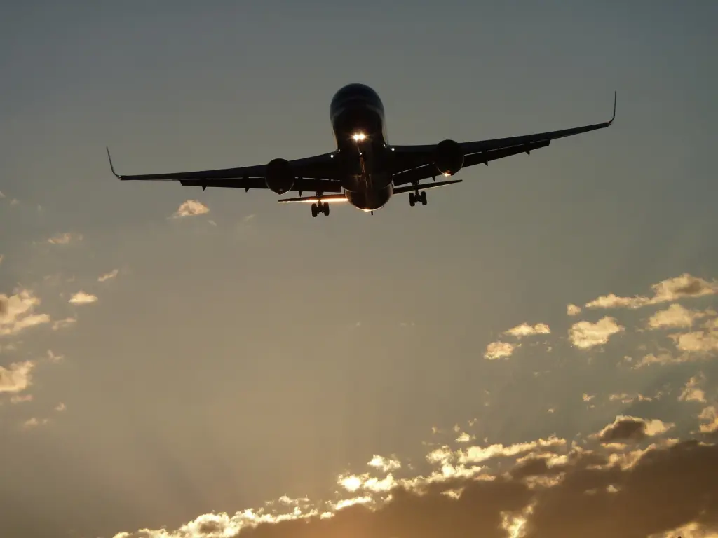 Αναγκαστική προσγείωση Boeing στη Σιβηρία – Τι συνέβη