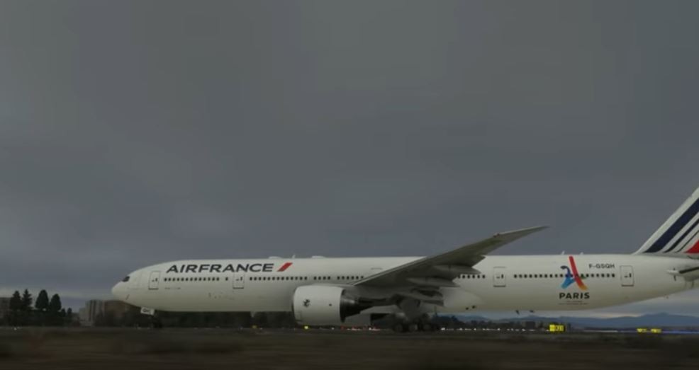 Τρόμος σε πτήση της Air France – Μαύρος καπνός “έπνιξε” την καμπίνα του αεροσκάφους