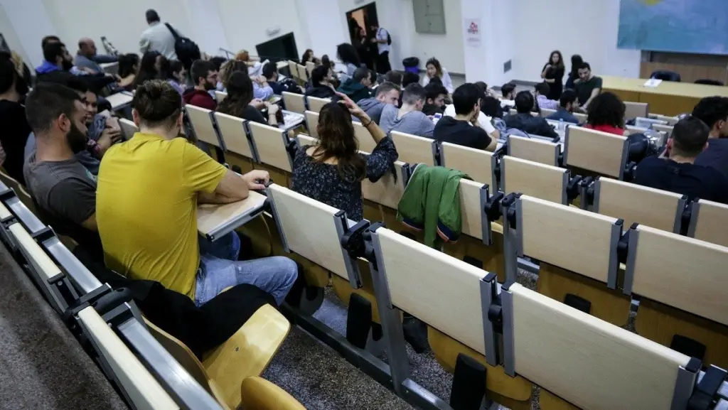 Αλλάζει ο “χάρτης” λειτουργίας των πανεπιστημίων – Πώς προχωρά ο εμβολιασμός των φοιτητών