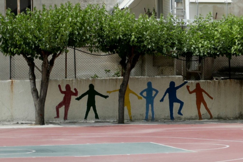 Αποφασίστηκε η πρώτη αναστολή καθηκόντων σε εκπαιδευτικό για λόγους “προστασίας της δημόσιας υγείας”