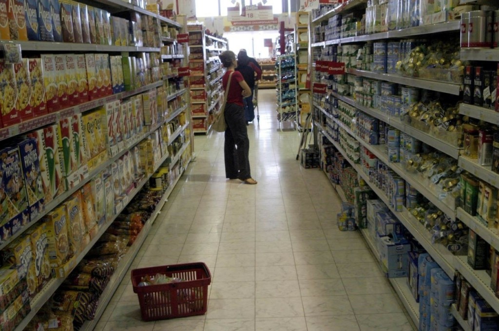 “Σεισμός” αυξήσεων σε βασικά είδη διατροφής – Το στοίχημα της κυβέρνησης για την αντιμετώπιση των ανατιμήσεων (vid)