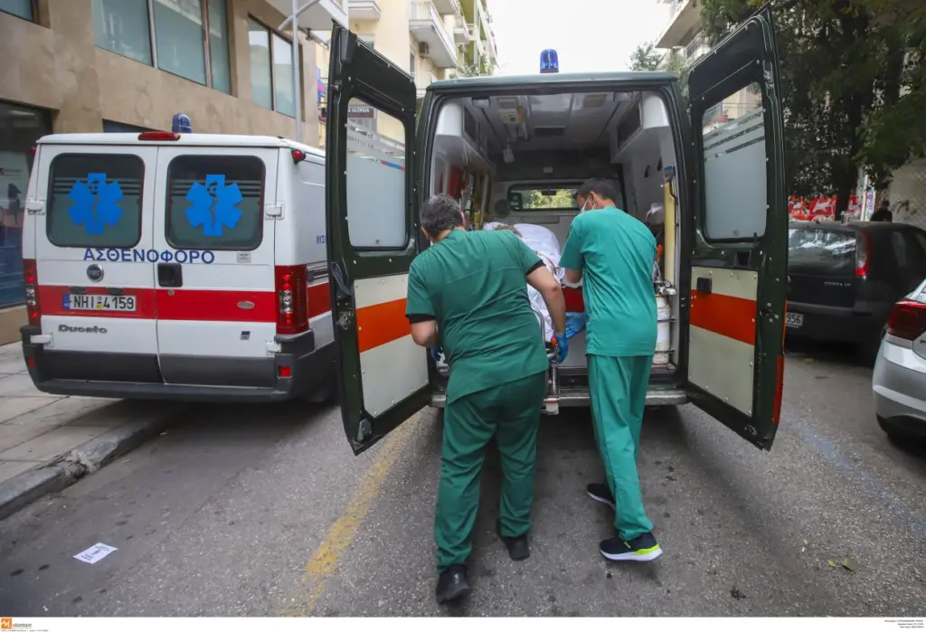 Δημοσκόπηση δείχνει πως οι ανεμβολίαστοι παραμένουν αμετάπειστοι