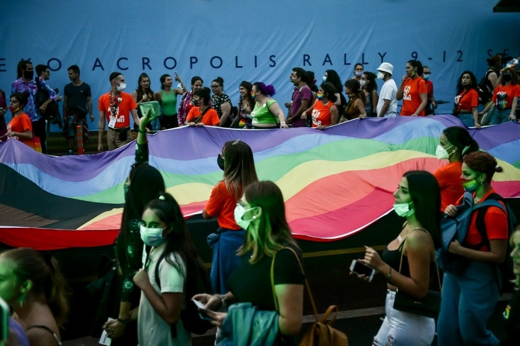 Γέμισε χρώμα το κέντρο της Αθήνας για το Athens Pride (pics&vid)