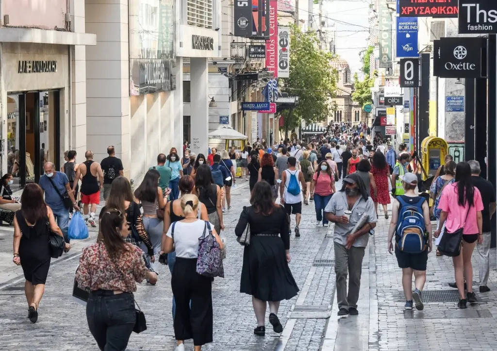 Έρχεται αύξηση των κρουσμάτων στην Αττική – Τον Οκτώβριο η κορύφωση του τέταρτου κύματος