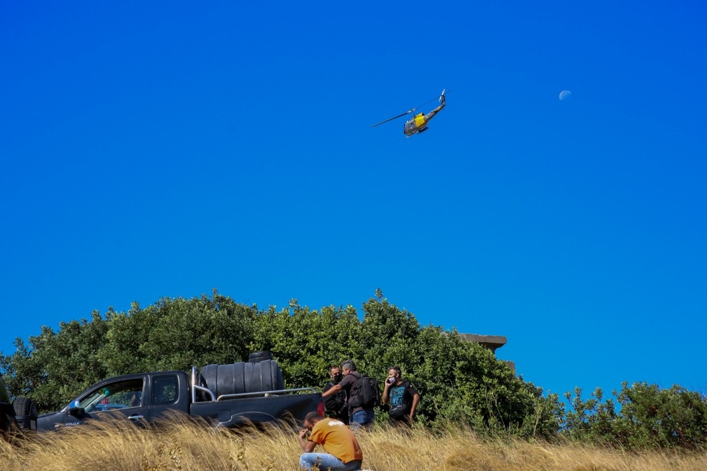 Drones και ειδικά σκυλιά έφτασαν στην Κρήτη – Ψάχνουν τα συντρίμμια για εγκλωβισμένους