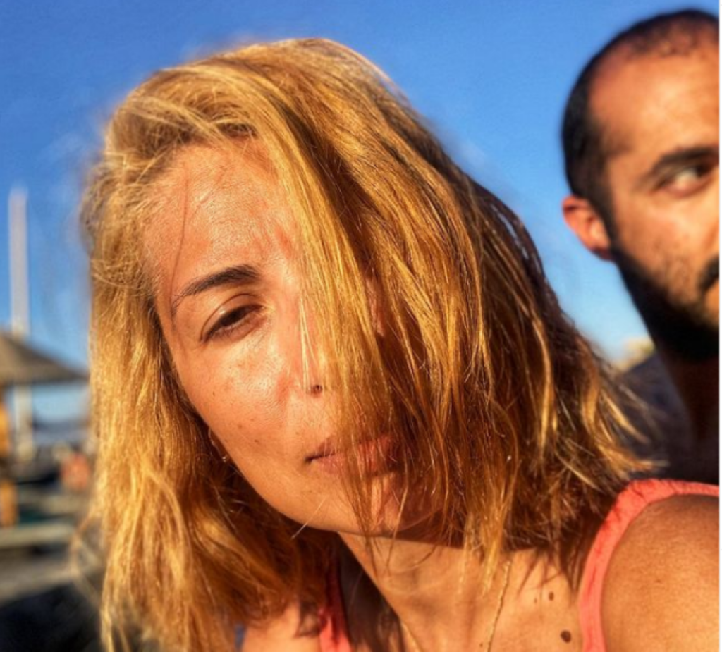 Έφτασε στην Ελλάδα η Μαρία Ηλιάκη με τον σύντροφο και το παιδί τους – Οι πρώτες δηλώσεις (vid)