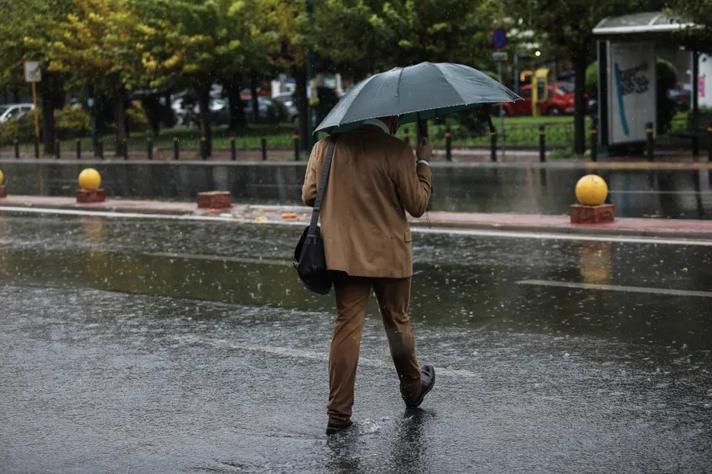 Έκτακτο δελτίο από την ΕΜΥ: Βροχές, καταιγίδες και χαλάζι από το βράδυ – Ποιες περιοχές επηρεάζονται