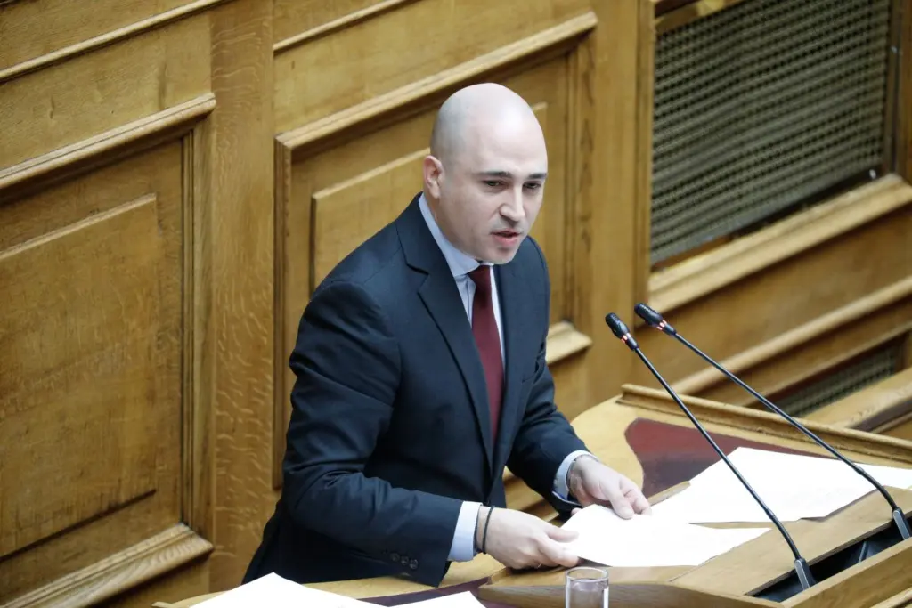 Ο Τασούλας πήρε τηλέφωνο τον Μπογδάνο – “Να διορθώσεις όσα έγραψες”