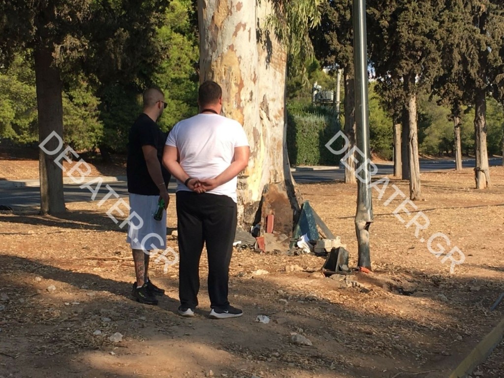 Τα πρώτα λουλούδια στο σημείο που ο MadClip άφησε την τελευταία του πνοή (pics&vid)