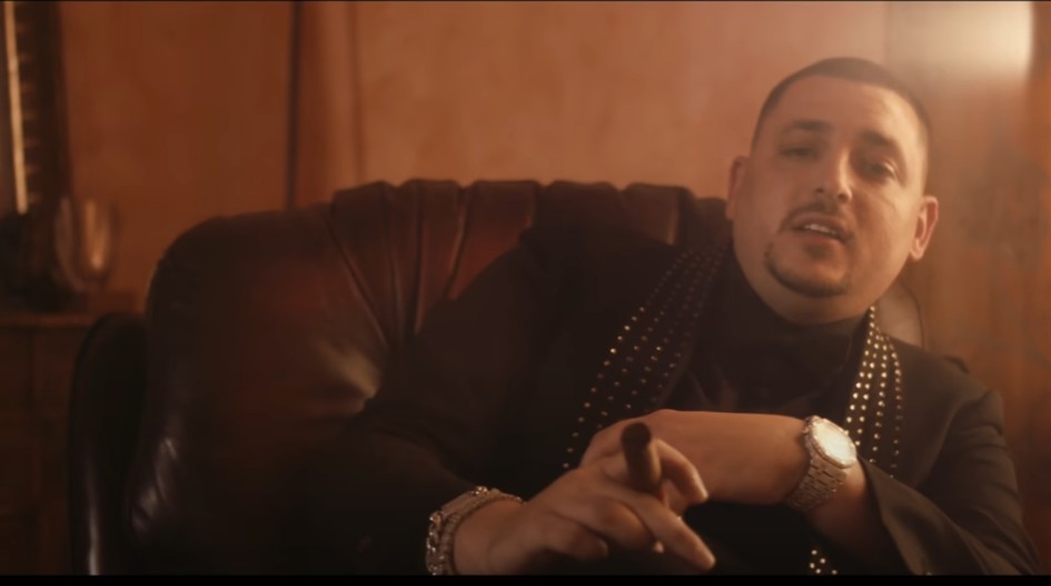 Ο Mad Clip αγκαλιά με τη γιαγιά του – Το συγκινητικό βίντεο