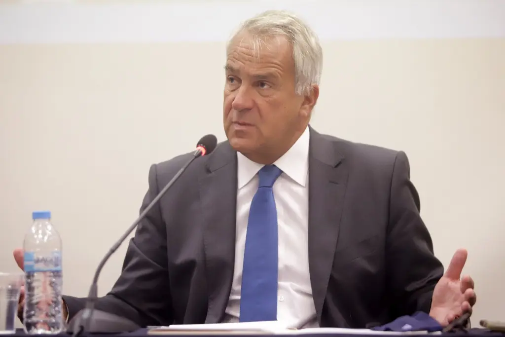 Ανοιχτό το “παράθυρο” για την επέκταση του υποχρεωτικού εμβολιασμού και σε άλλες κατηγορίες άφησε ο Βορίδης